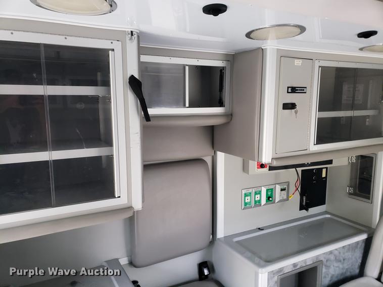 image for item BW9241 2010 Chevrolet Express G4500 ambulance