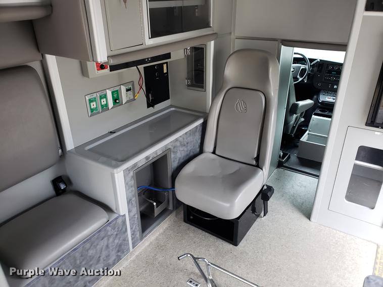 image for item BW9241 2010 Chevrolet Express G4500 ambulance