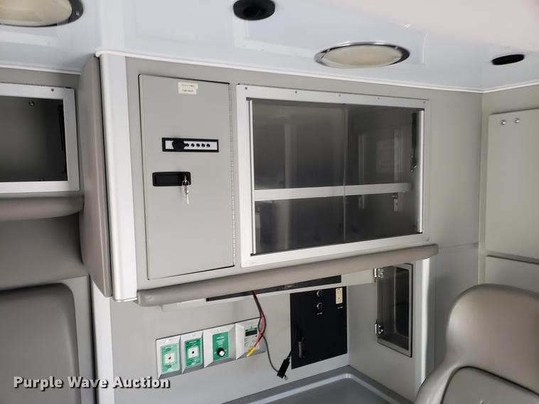 image for item BW9241 2010 Chevrolet Express G4500 ambulance