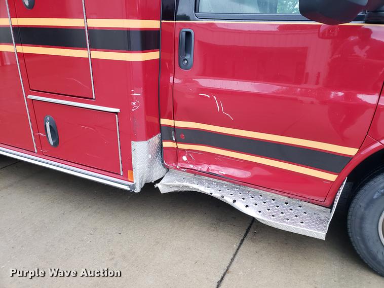 image for item BW9241 2010 Chevrolet Express G4500 ambulance