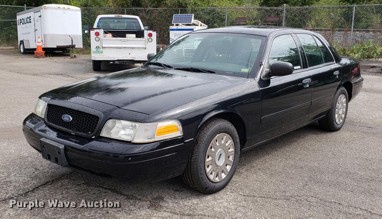 image for item BW9247 2005 Ford Crown Victoria Police Interceptor