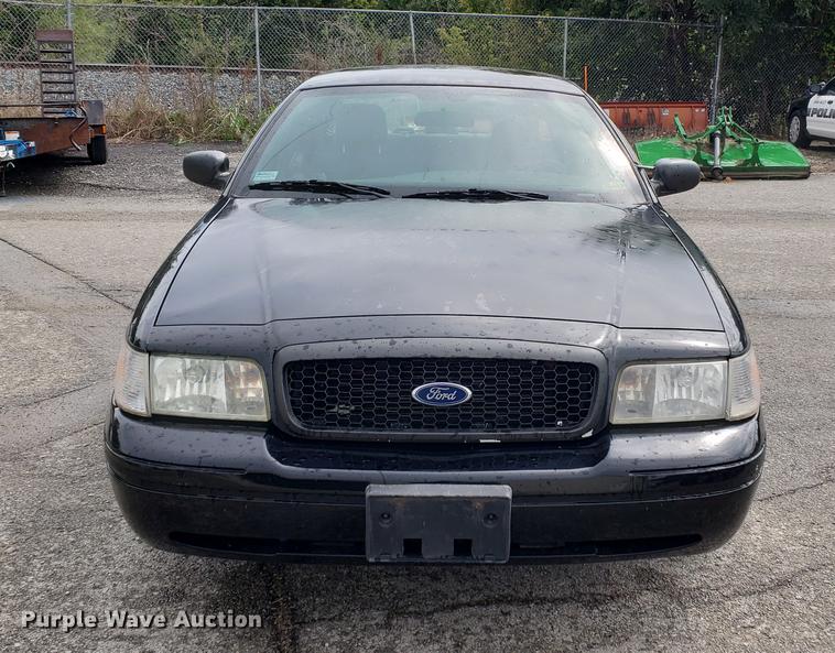 image for item BW9247 2005 Ford Crown Victoria Police Interceptor