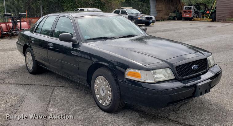 image for item BW9247 2005 Ford Crown Victoria Police Interceptor