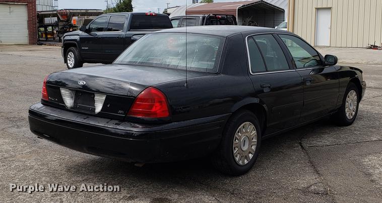image for item BW9247 2005 Ford Crown Victoria Police Interceptor