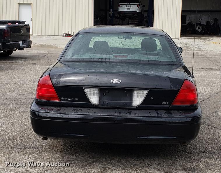 image for item BW9247 2005 Ford Crown Victoria Police Interceptor