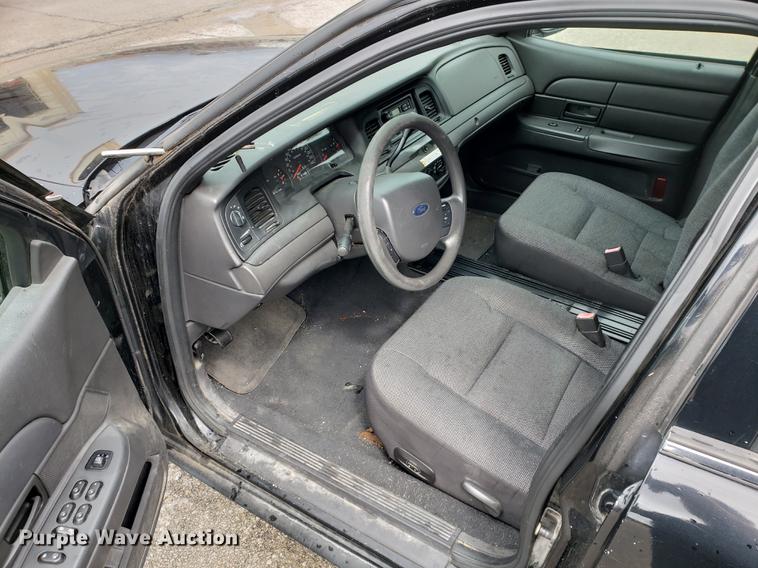 image for item BW9247 2005 Ford Crown Victoria Police Interceptor