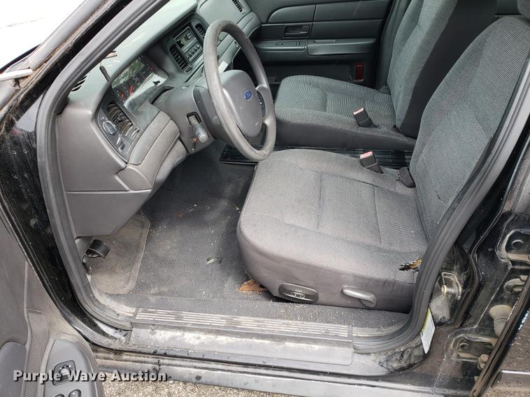 image for item BW9247 2005 Ford Crown Victoria Police Interceptor