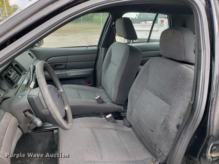 image for item BW9247 2005 Ford Crown Victoria Police Interceptor
