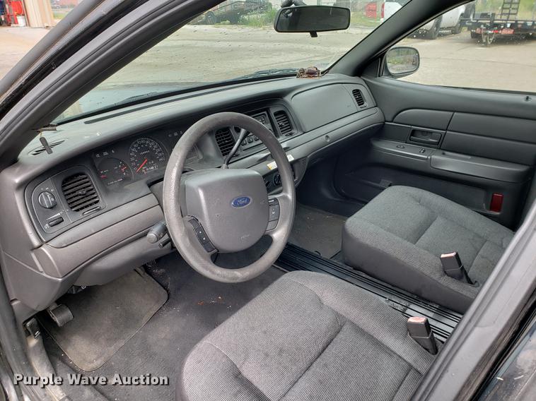 image for item BW9247 2005 Ford Crown Victoria Police Interceptor