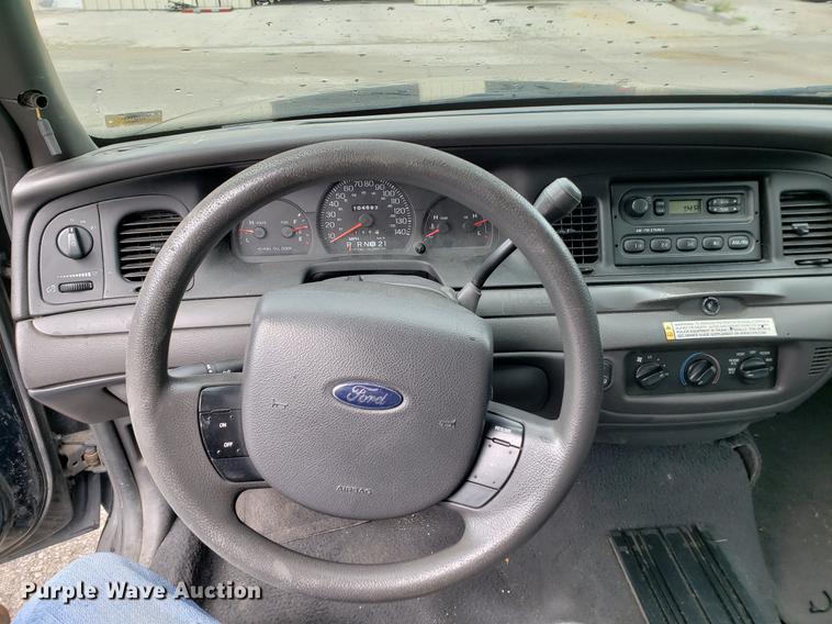 image for item BW9247 2005 Ford Crown Victoria Police Interceptor