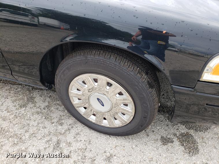 image for item BW9247 2005 Ford Crown Victoria Police Interceptor