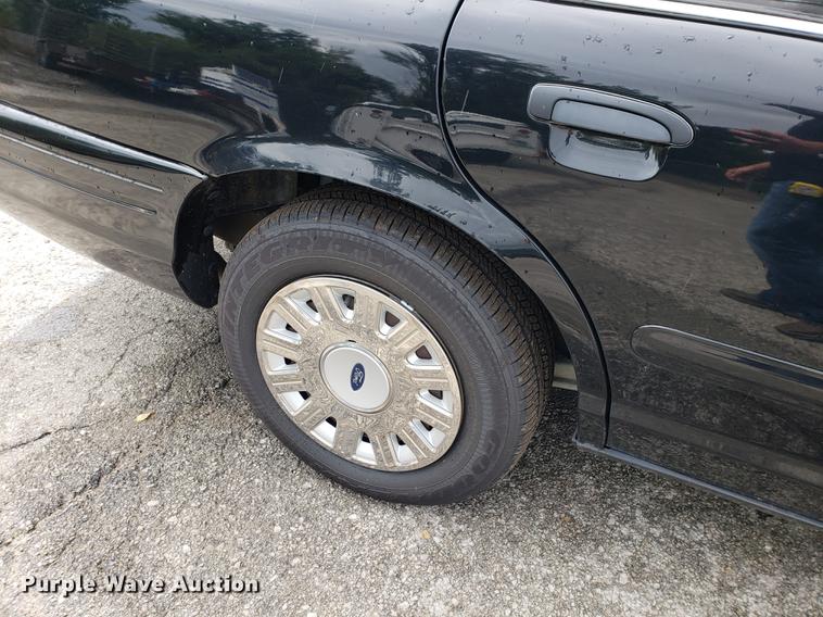 image for item BW9247 2005 Ford Crown Victoria Police Interceptor