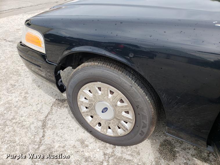 image for item BW9247 2005 Ford Crown Victoria Police Interceptor