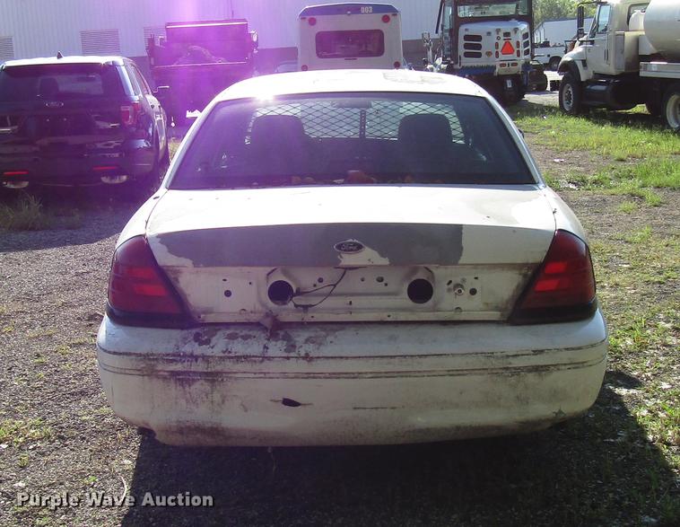 image for item DA1681 2011 Ford Crown Victoria Police Interceptor