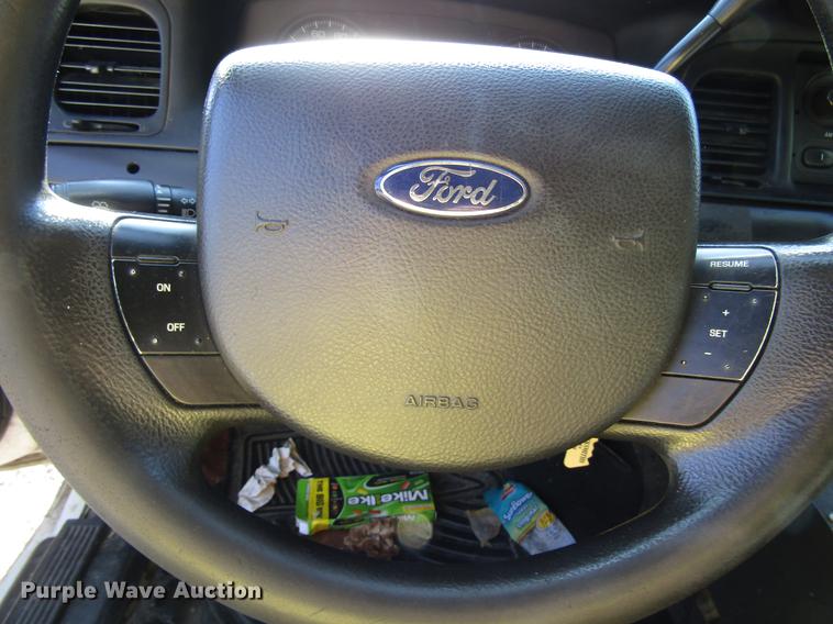 image for item DA1681 2011 Ford Crown Victoria Police Interceptor