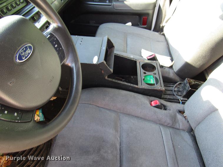 image for item DA1681 2011 Ford Crown Victoria Police Interceptor