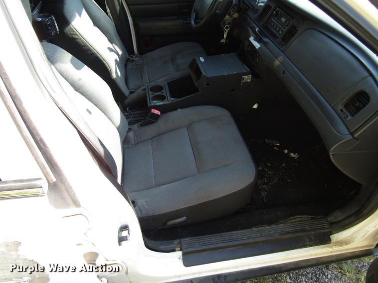 image for item DA1681 2011 Ford Crown Victoria Police Interceptor