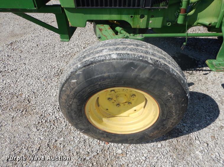 image for item DB8275 John Deere 2155 tractor