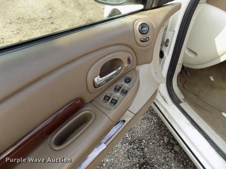 image for item DB9142 1999 Chrysler 300M