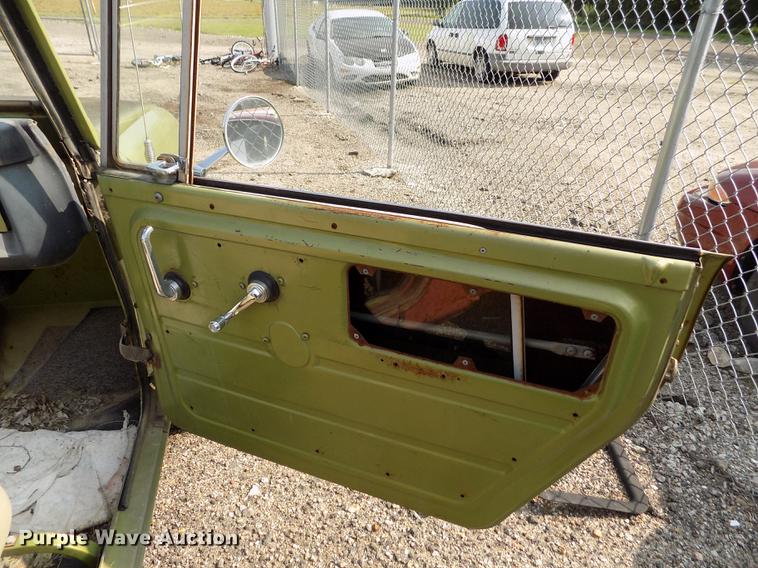 image for item DB9143 1970 International Scout 800A SUV