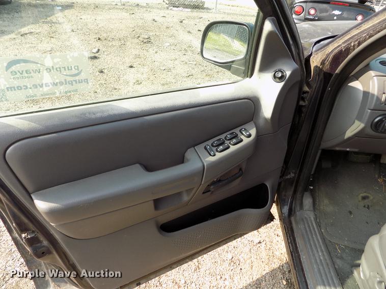 image for item DB9145 2002 Ford Explorer SUV