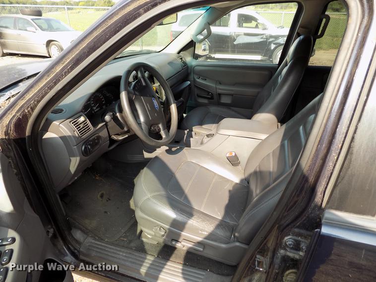 image for item DB9145 2002 Ford Explorer SUV