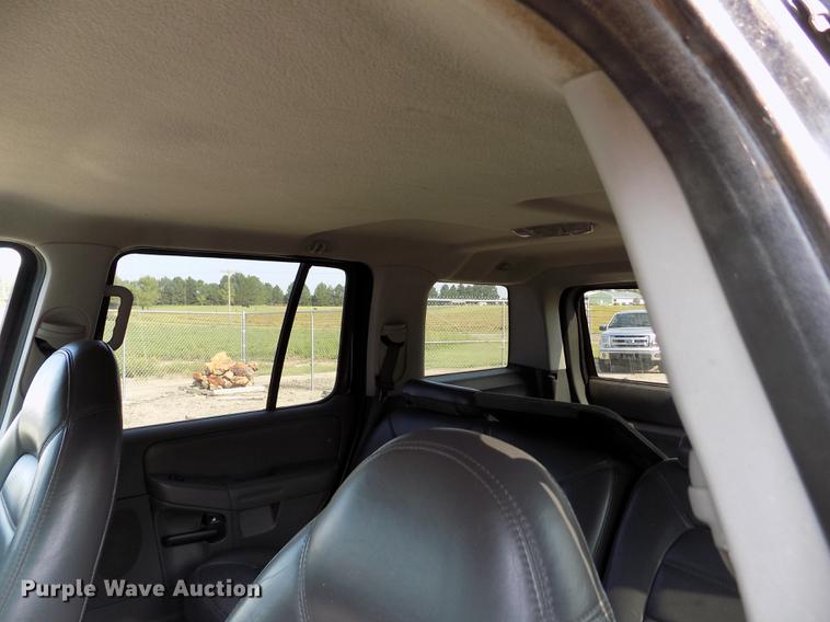 image for item DB9145 2002 Ford Explorer SUV