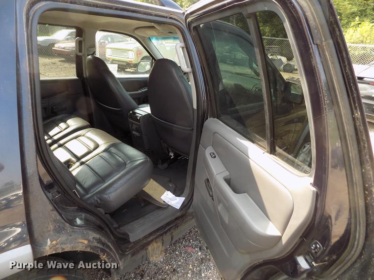 image for item DB9145 2002 Ford Explorer SUV