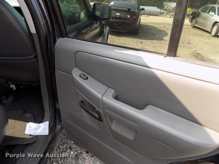 image for item DB9145 2002 Ford Explorer SUV