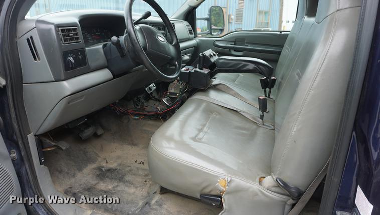 image for item DC0356 2004 Ford F450 Super Duty dump flatbed truck