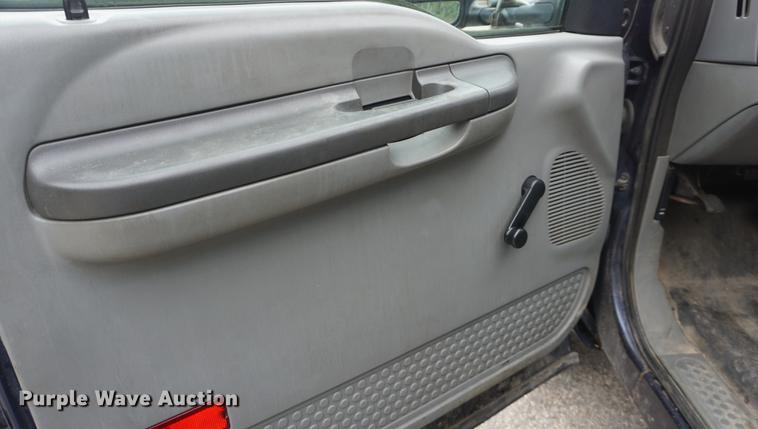 image for item DC0356 2004 Ford F450 Super Duty dump flatbed truck