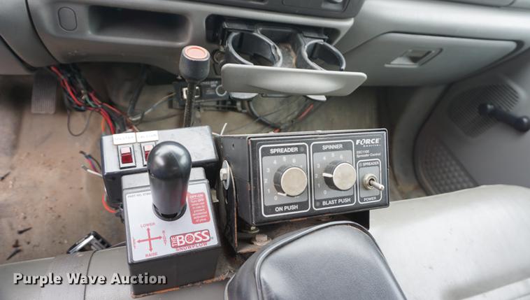 image for item DC0356 2004 Ford F450 Super Duty dump flatbed truck