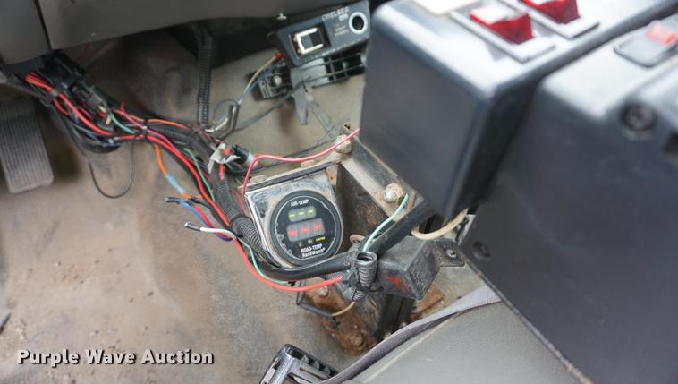 image for item DC0356 2004 Ford F450 Super Duty dump flatbed truck