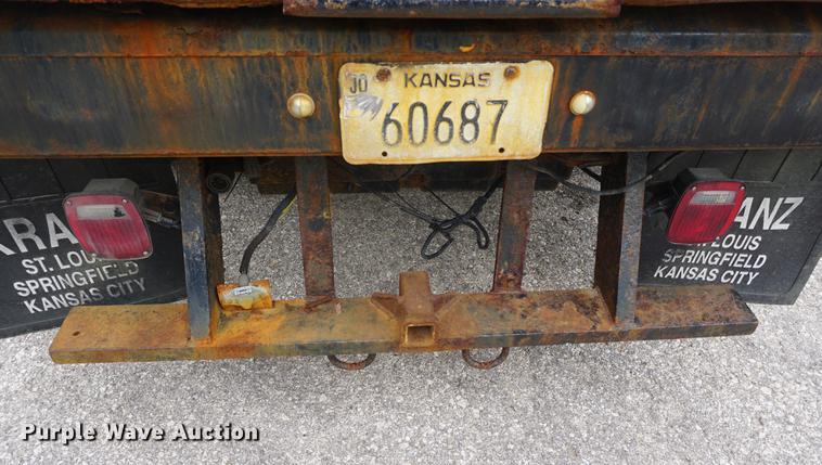 image for item DC0356 2004 Ford F450 Super Duty dump flatbed truck