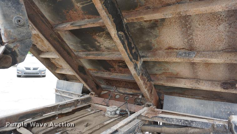 image for item DC0356 2004 Ford F450 Super Duty dump flatbed truck