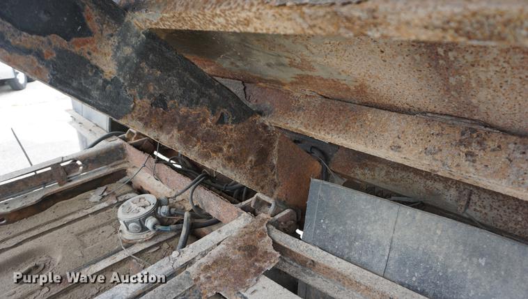 image for item DC0356 2004 Ford F450 Super Duty dump flatbed truck