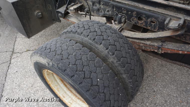 image for item DC0356 2004 Ford F450 Super Duty dump flatbed truck