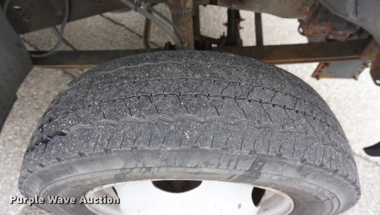 image for item DC0356 2004 Ford F450 Super Duty dump flatbed truck