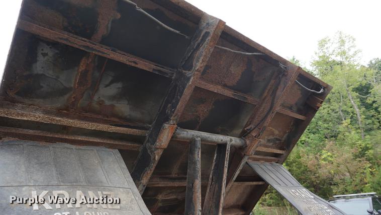 image for item DC0356 2004 Ford F450 Super Duty dump flatbed truck