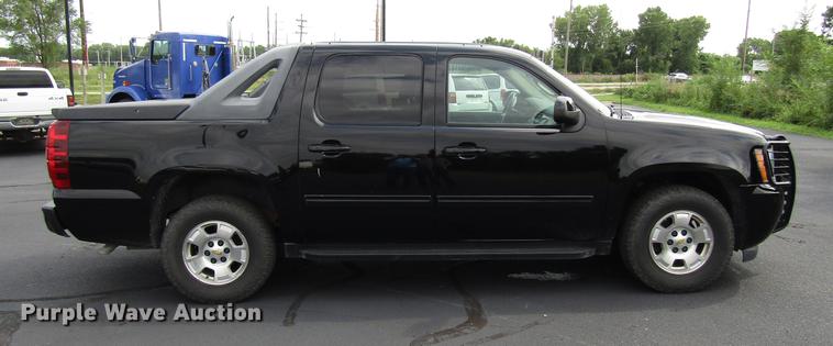 image for item DD4269 2011 Chevrolet Avalanche pickup truck