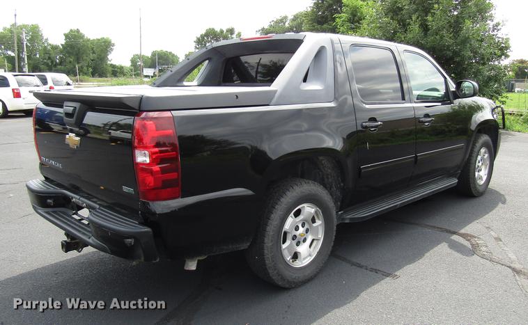 image for item DD4269 2011 Chevrolet Avalanche pickup truck