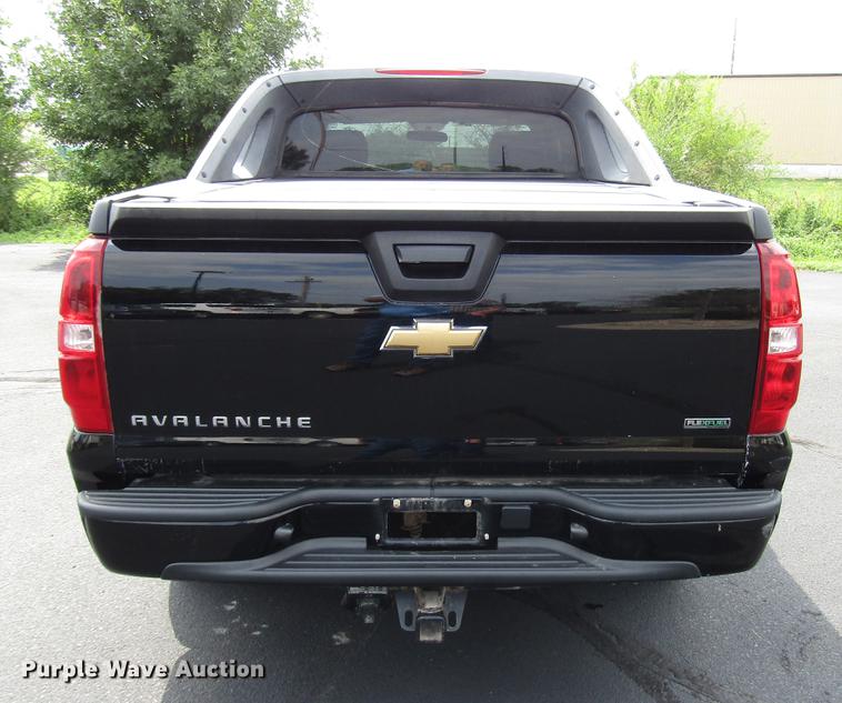 image for item DD4269 2011 Chevrolet Avalanche pickup truck