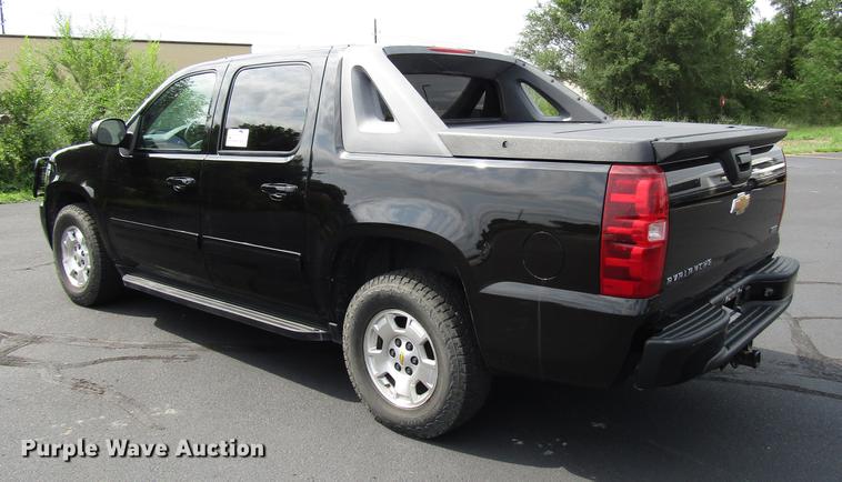 image for item DD4269 2011 Chevrolet Avalanche pickup truck