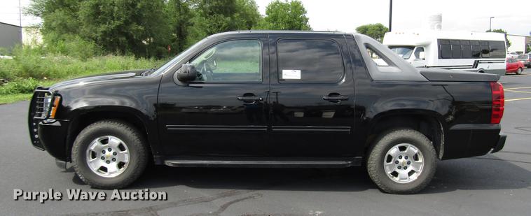 image for item DD4269 2011 Chevrolet Avalanche pickup truck