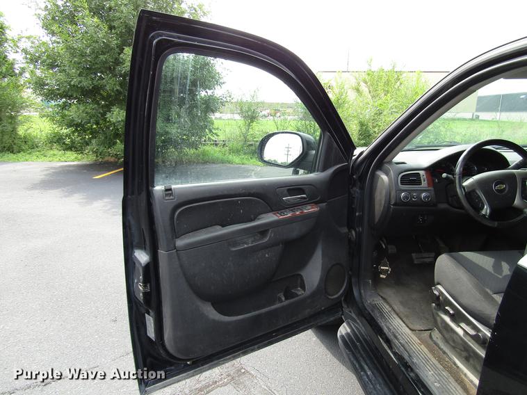 image for item DD4269 2011 Chevrolet Avalanche pickup truck