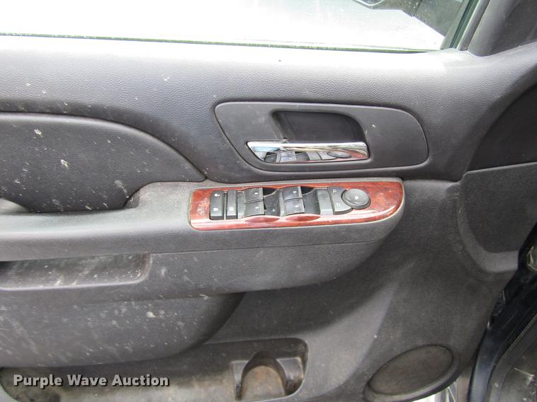 image for item DD4269 2011 Chevrolet Avalanche pickup truck