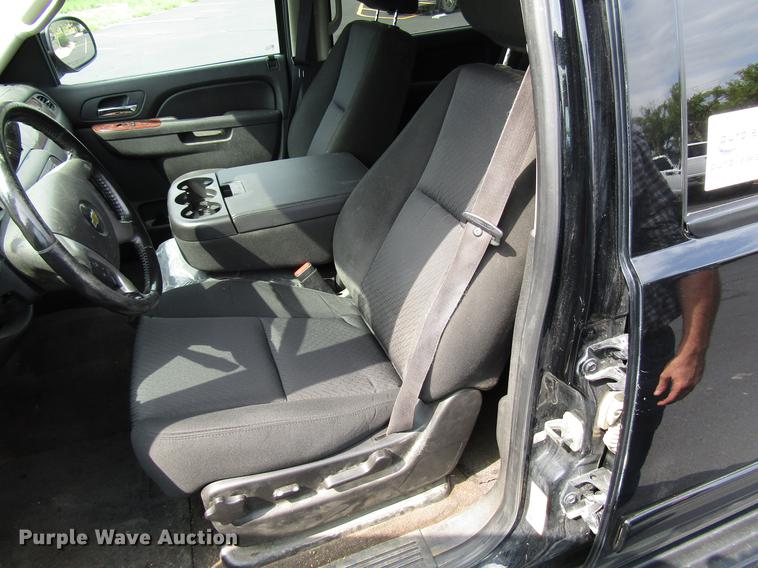 image for item DD4269 2011 Chevrolet Avalanche pickup truck