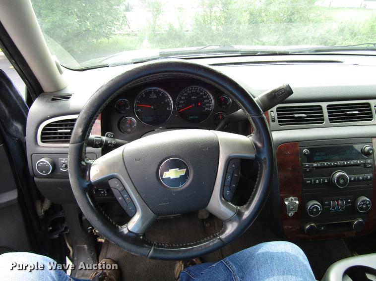 image for item DD4269 2011 Chevrolet Avalanche pickup truck