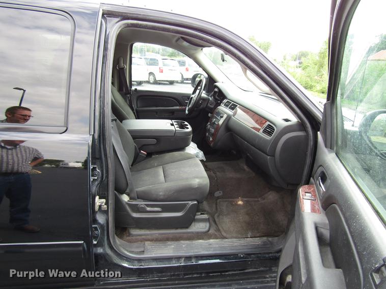 image for item DD4269 2011 Chevrolet Avalanche pickup truck