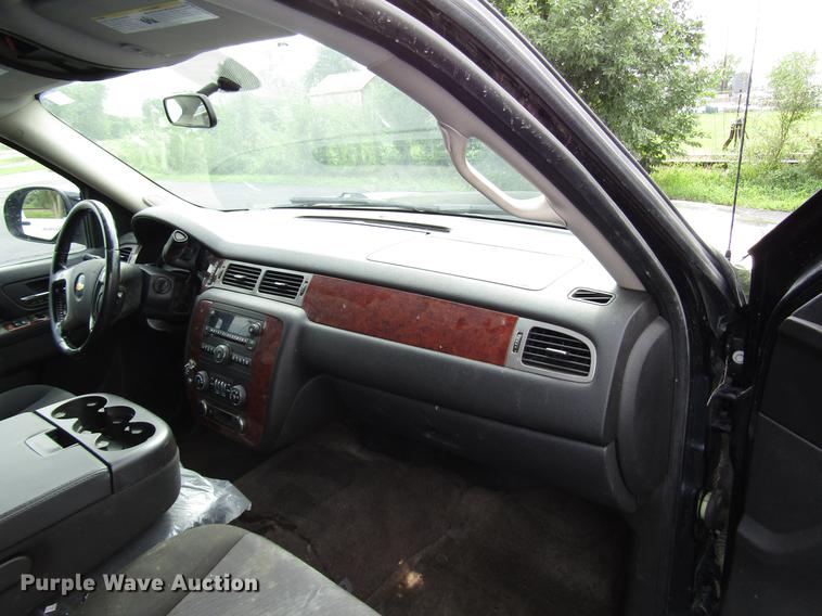 image for item DD4269 2011 Chevrolet Avalanche pickup truck